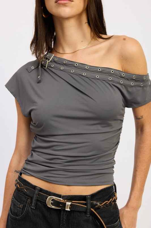 GROMMET BELTED ASYMMETRICAL TOP