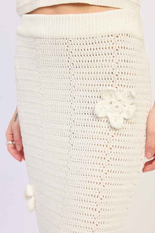 CROCHET FLOWER APPLIQUE MAXI SKIRT