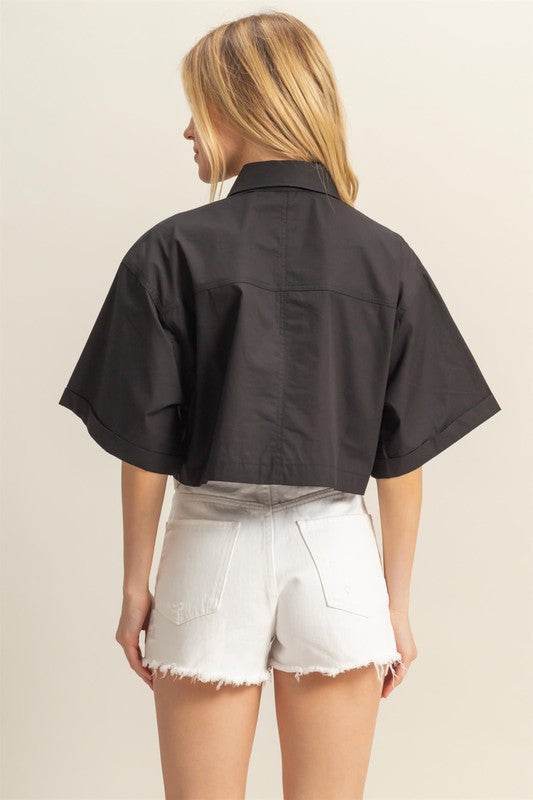 Front Pockets Crop Shirt with Poplin Fabric and Collared Neck - Akana Style