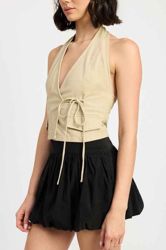 Wrapped Halter Neck Top - Stylish and Versatile for Any Occasion - Akana