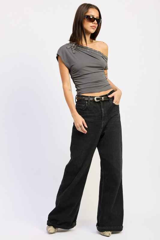 GROMMET BELTED ASYMMETRICAL TOP