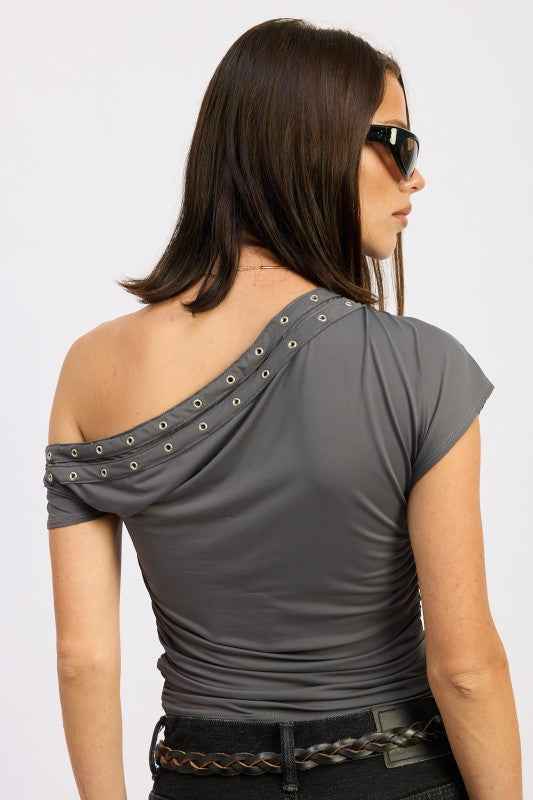GROMMET BELTED ASYMMETRICAL TOP