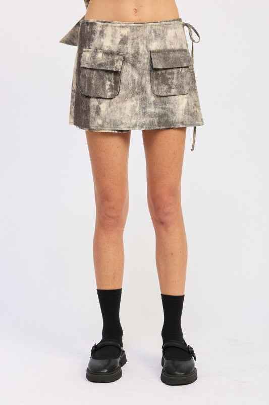 MINI LOW WAIST FRONT POCKET WRAP SKORT