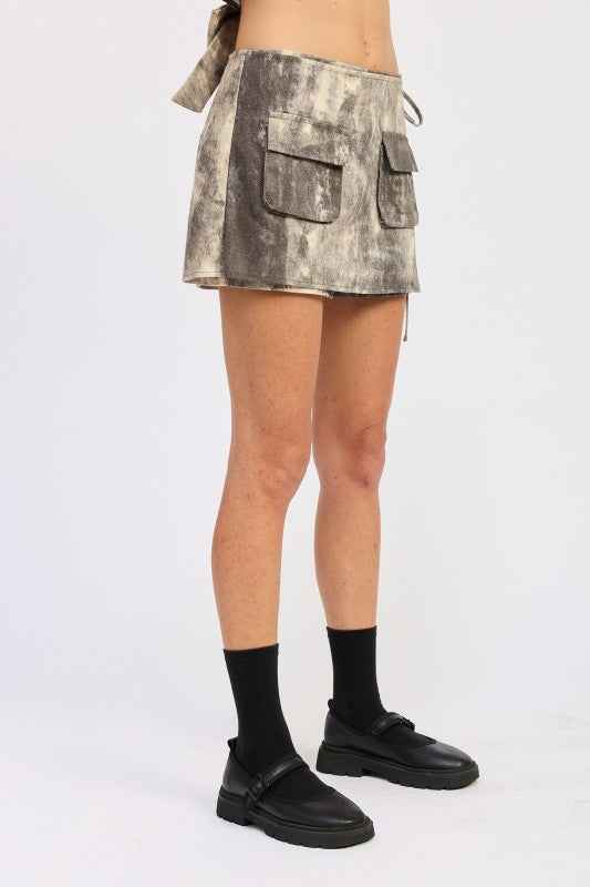 MINI LOW WAIST FRONT POCKET WRAP SKORT