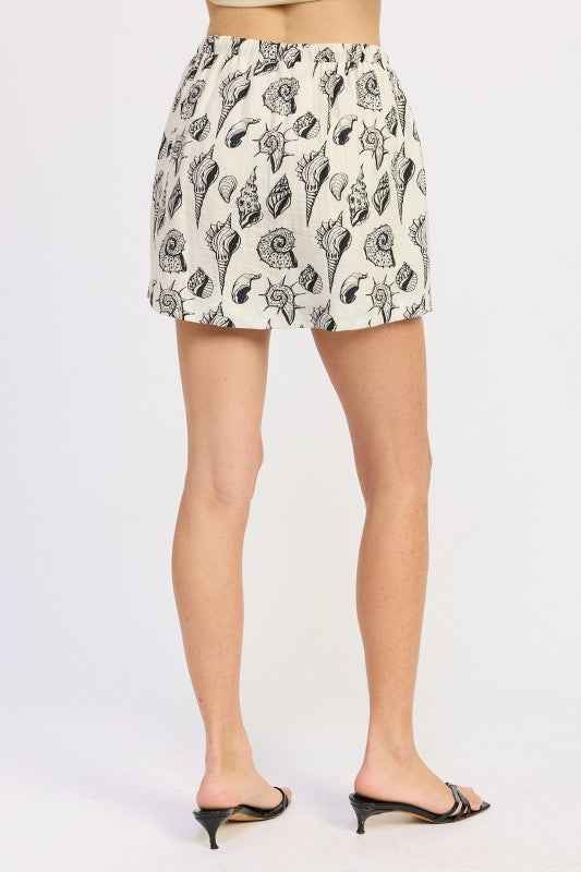 LOW RISE PATCHED POCKET MINI SKIRT
