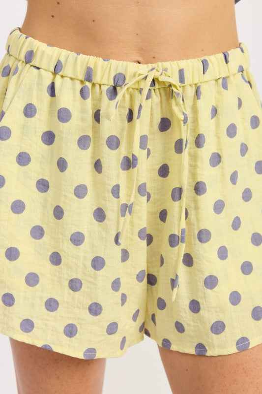 FLARED SHORTS WITH CINCHED WAIST