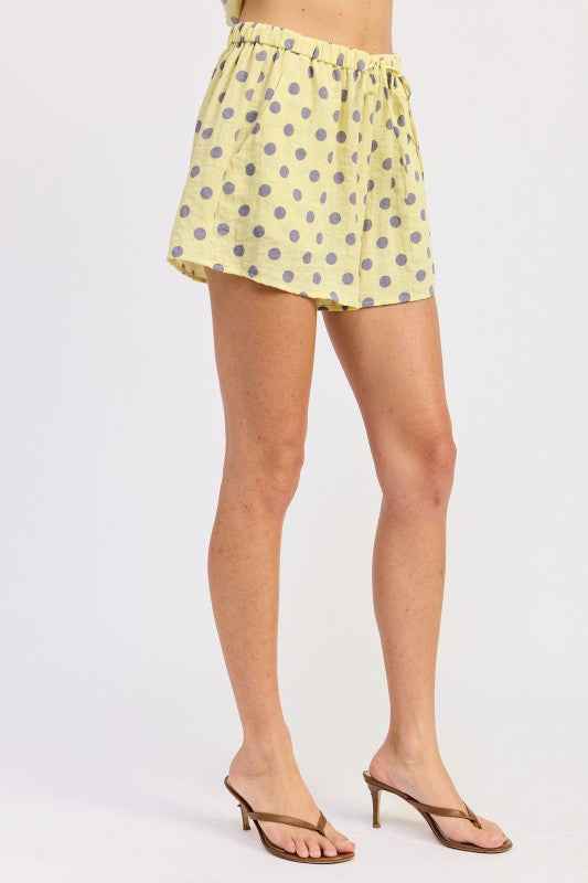 FLARED SHORTS WITH CINCHED WAIST