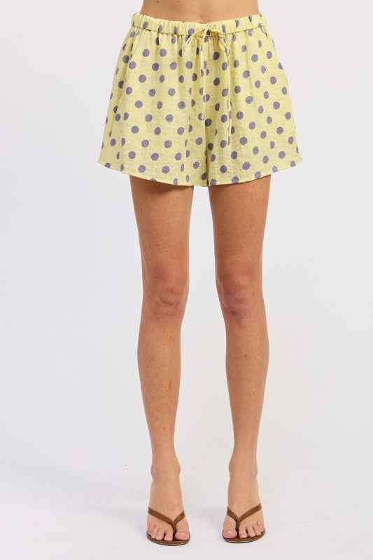 FLARED SHORTS WITH CINCHED WAIST
