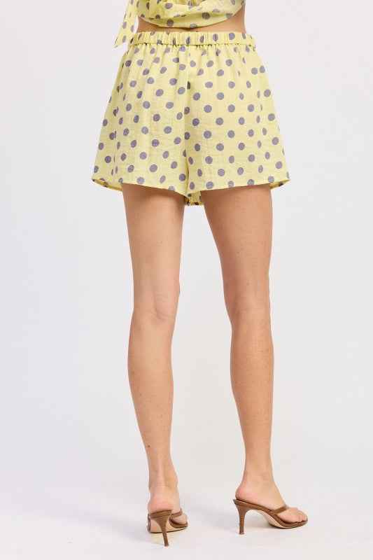 FLARED SHORTS WITH CINCHED WAIST