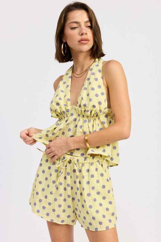 FLARED SHORTS WITH CINCHED WAIST