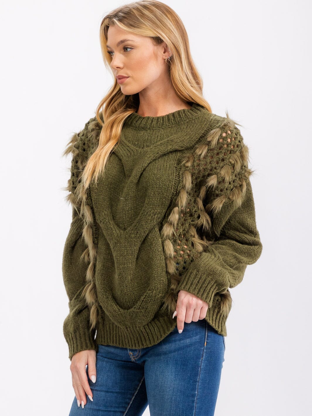 PULLOVER KNIT SWEATER