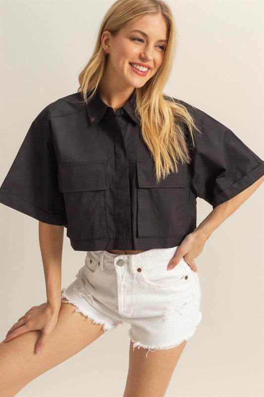 Front Pockets Crop Shirt with Poplin Fabric and Collared Neck - Akana Style
